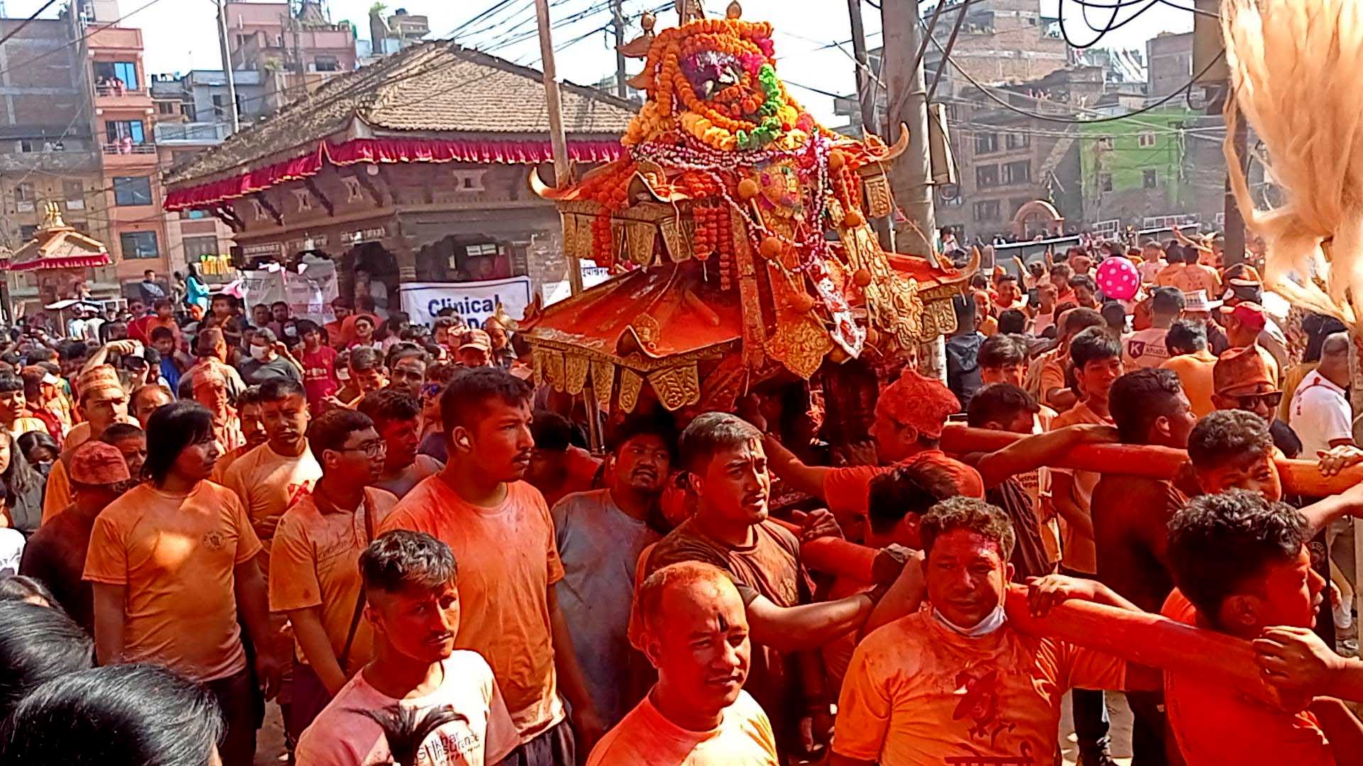 सिन्दुर जात्राले राताम्य बन्यो मध्यपुर थिमि(फाटो फिचर)