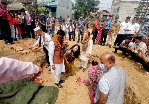 परराष्ट्रमन्त्री खड्काको शिलान्यास मोहः मर्यादा भुलेर भारतीय कार्यवहाक राजदूतसँगै शिलान्यासमा सरिक