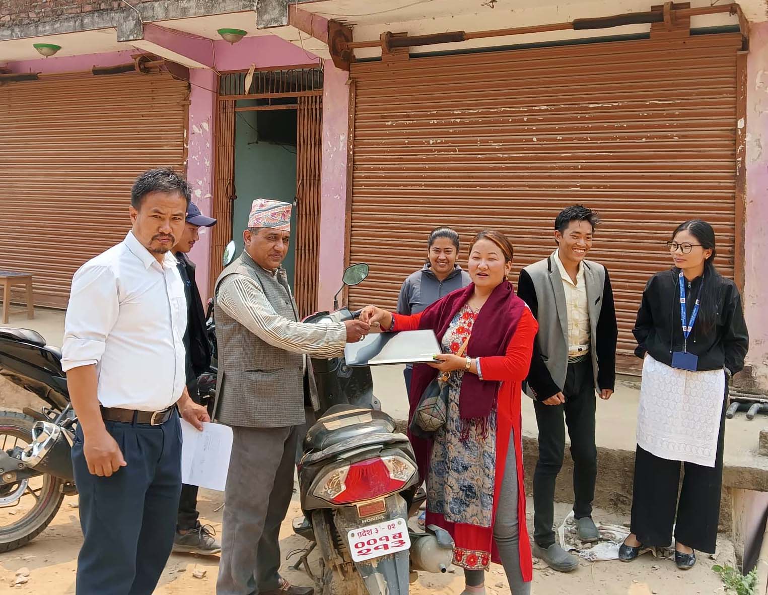 नेत्रावती डबजोङकी उपाध्यक्ष तामाङद्धारा स्कुटर र ल्यापटप फिर्ता