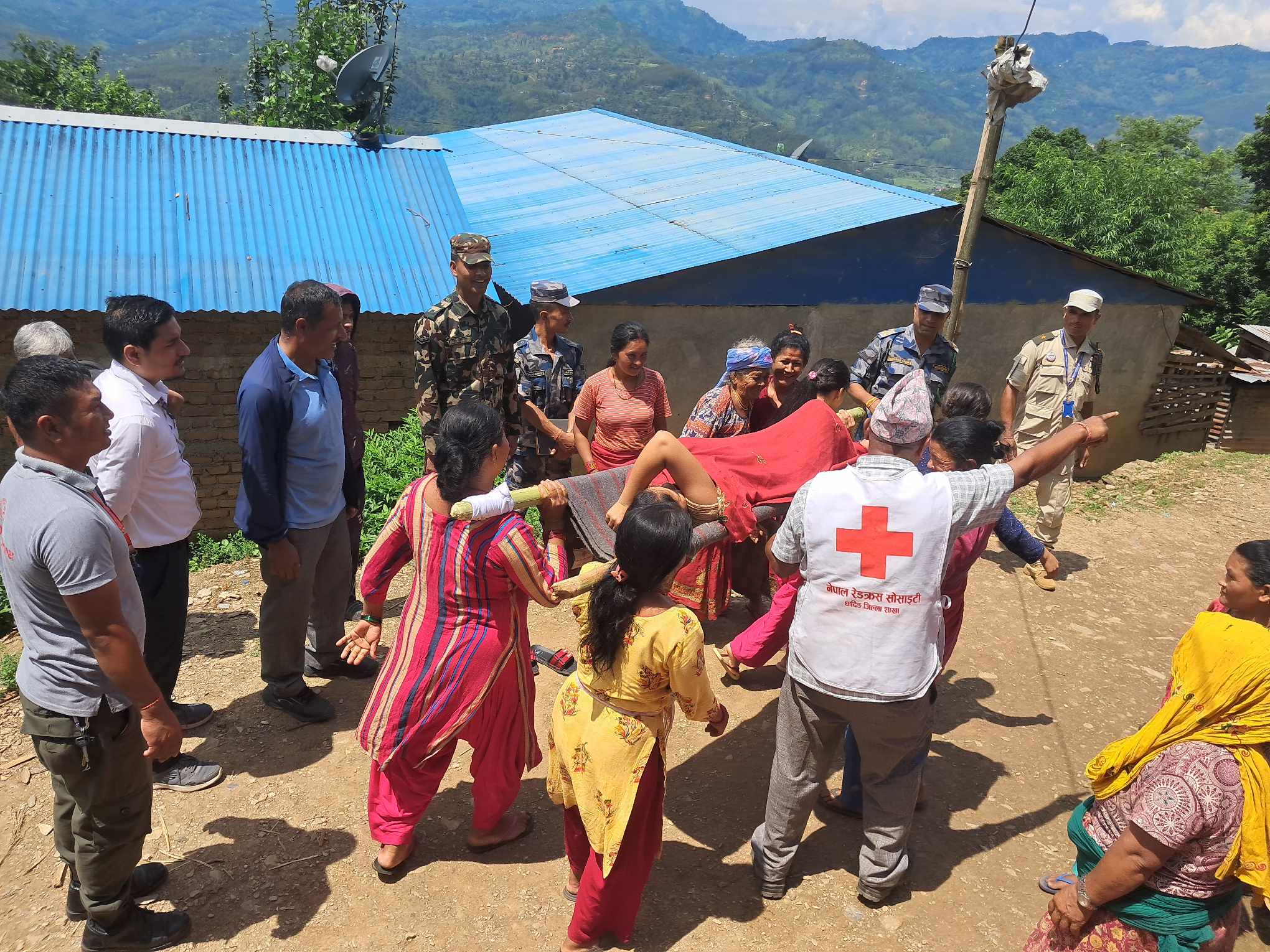 पहिरोबाट बच्ने उपायबारे नीलकण्ठ–४ खर्कमा नमुना अभ्यास(फोटो फिचर)