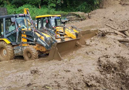 झ्याप्ले खोलामा पुरिएका सवारीसाधनबाट १४ शव निकालिए