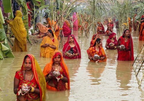 उदाउँदो सूर्यलाई अर्घ्य अर्पणसँगै छठ सम्पन्न