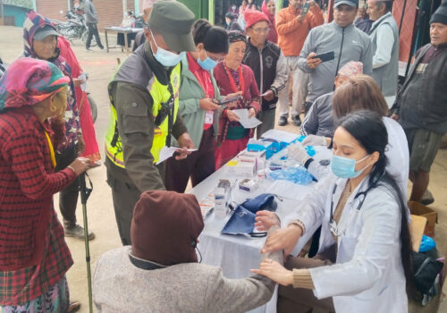 नीलकण्ठ बहुमुखी क्याम्पसको आयोजनामा निशुल्क स्वास्थ्य परीक्षण, १ सय २५ जना स्थानीय लाभान्वीत